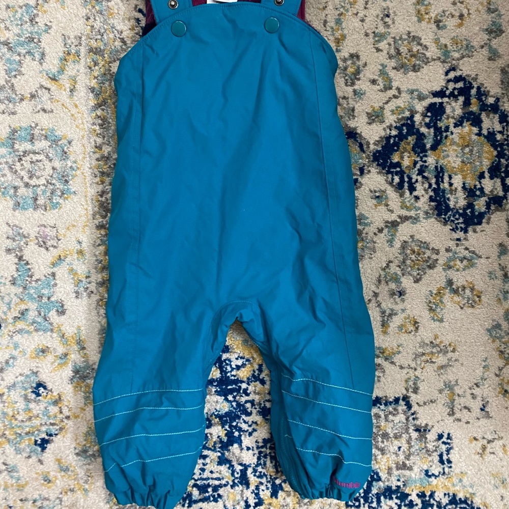 Like New Columbia 12M snow suit w/fleece lining